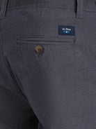 Pantalón chino gris