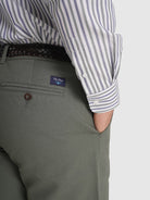 PANTALÓN ALGODÓN VERDE REGULAR FIT MR. AZUL