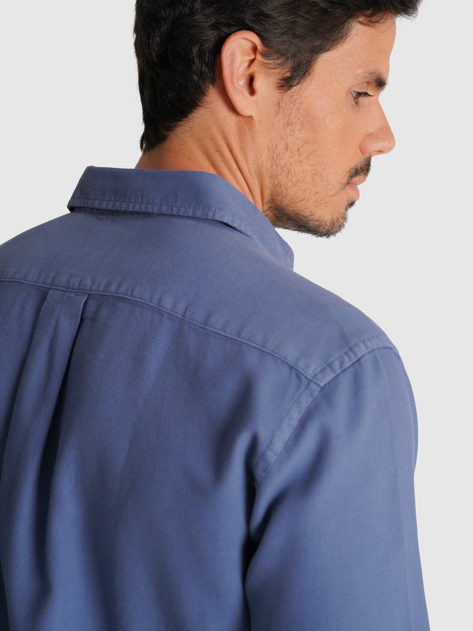 DOBBY BLUE LONG SLEEVE TAILORED FIT MR SHIRT. BLUE