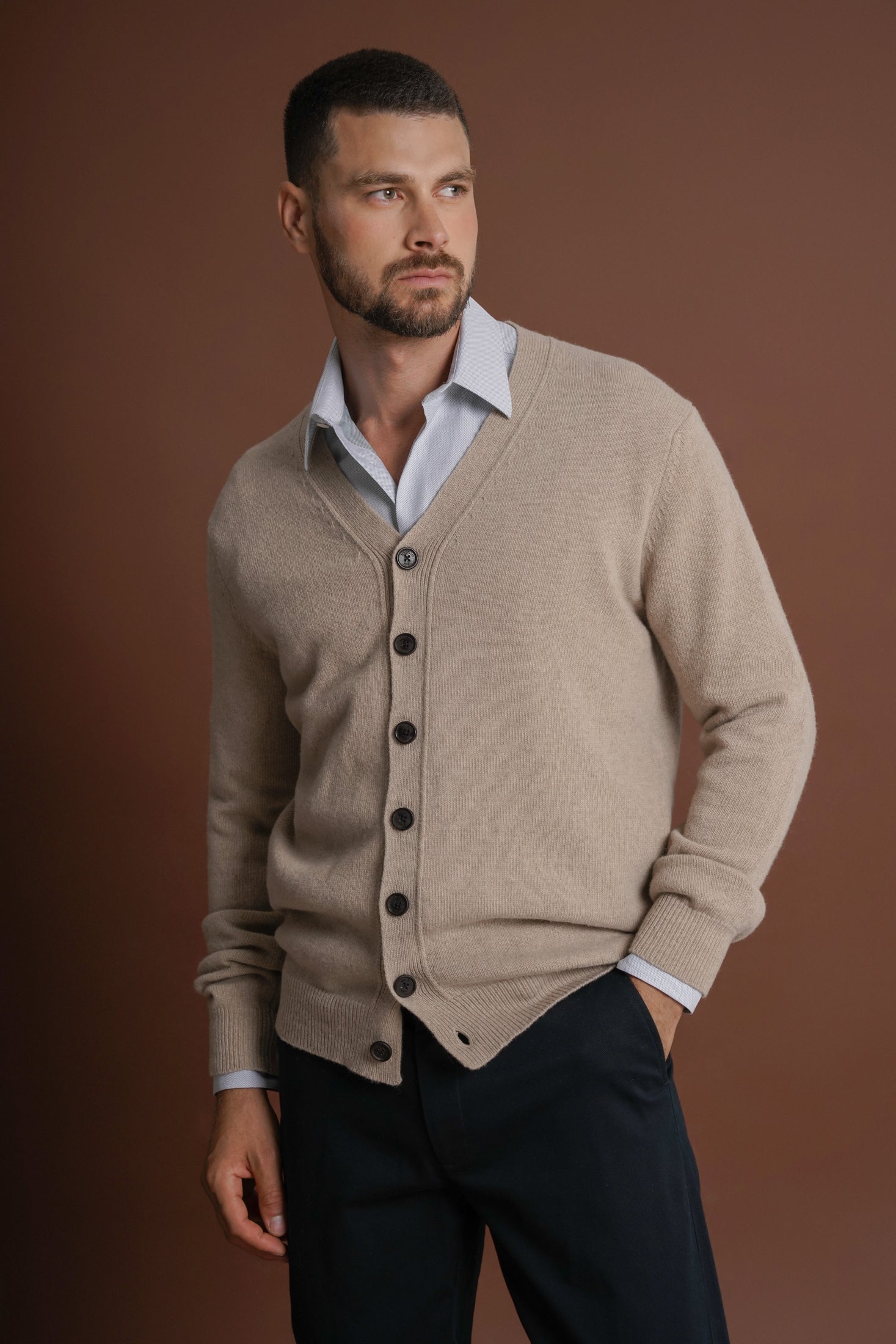 CARDIGAN LÃ REGULAR FIT BEGE LISO MR. BLUE